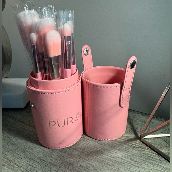 PÜR Travel Essentials 12-Piece Brush Set with Cup - Picture 2 of 3